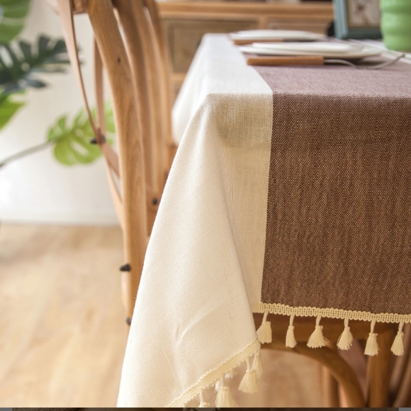 Tablecloth - Picture 3 of 7